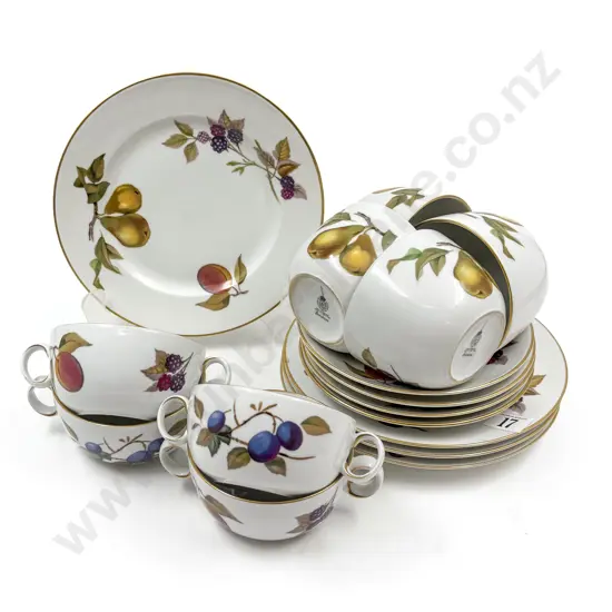 Quantity of Assorted Royal Worcester "Evesham"