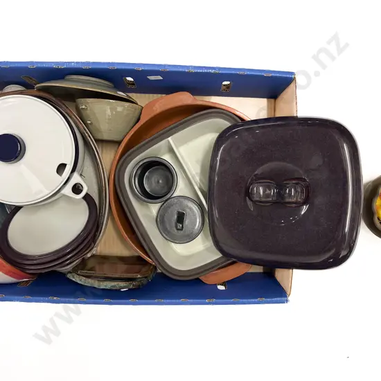 Quantity of Assorted Pottery & Stoneware