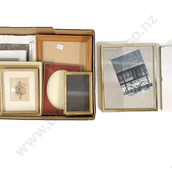 Quantity of Assorted Photo Frames etc