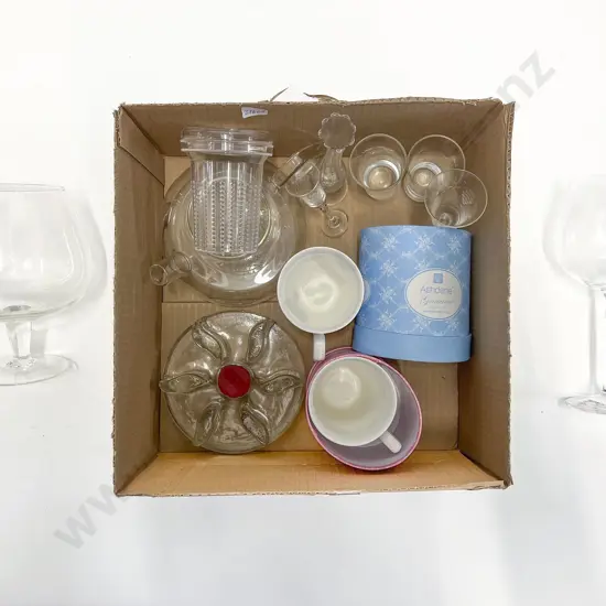 Small Quantity of Assorted Glassware & As New Mugs