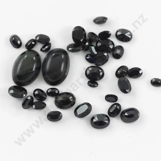 Quantity of Unmounted Natural and Synthetic Sapphire Gem Stones