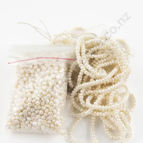 Quantity of Semi Strung Pearls and Loose Pearls
