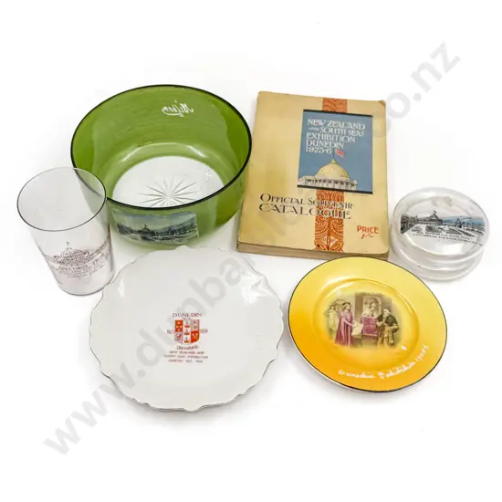 Small Quantity of Assorted Souvenir Ware China & Glass incl Souvenir Catalogue