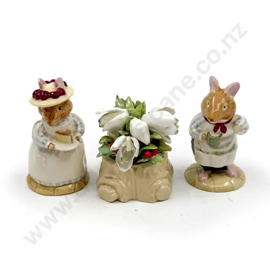 RD Mr & Mrs Apple & Winter Hollow Figures (Bramley Hedge)