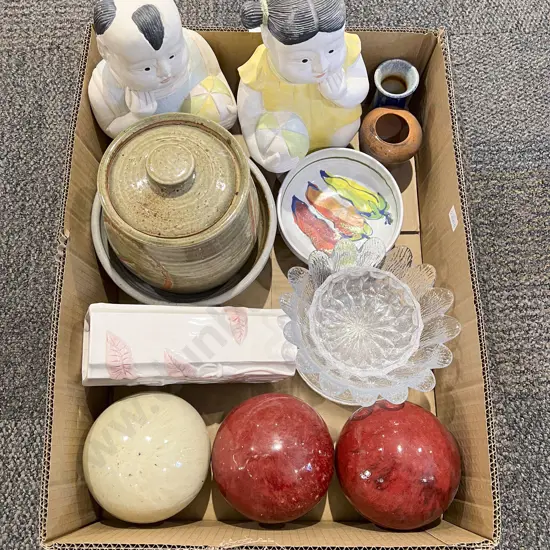 Box Quantity of Assorted Decorative Items