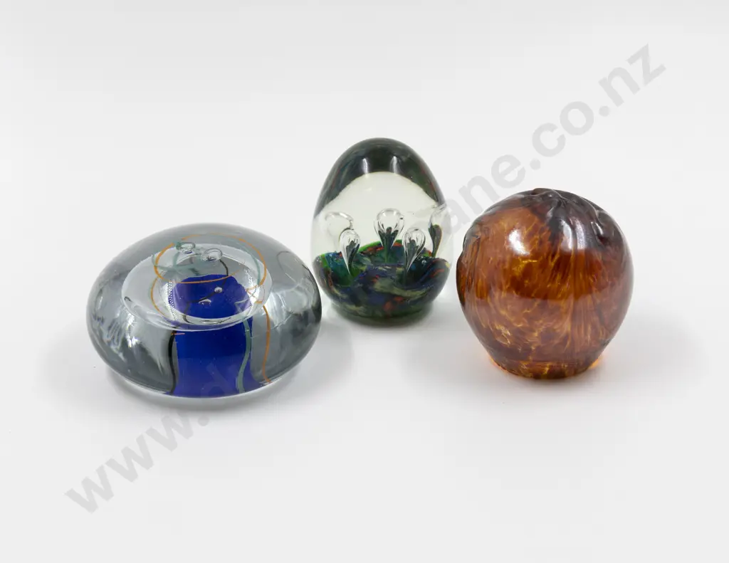 Three NZ Studio Glass Paperweights Image 1++