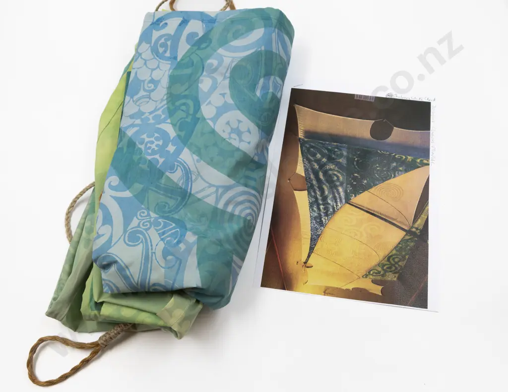 Douglas Chowns - The Long White Cloud Image 1++