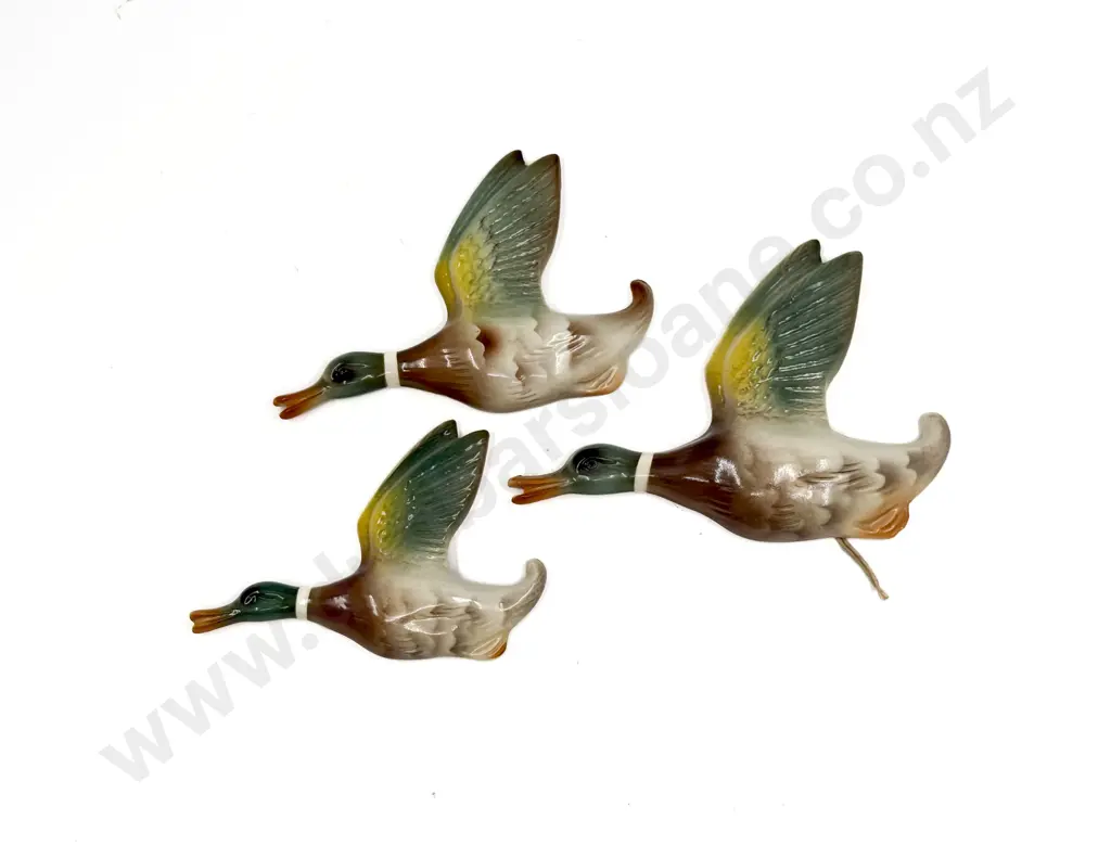 Graduated Set of Three Wall Hanging Ceramic Ducks Image 1++