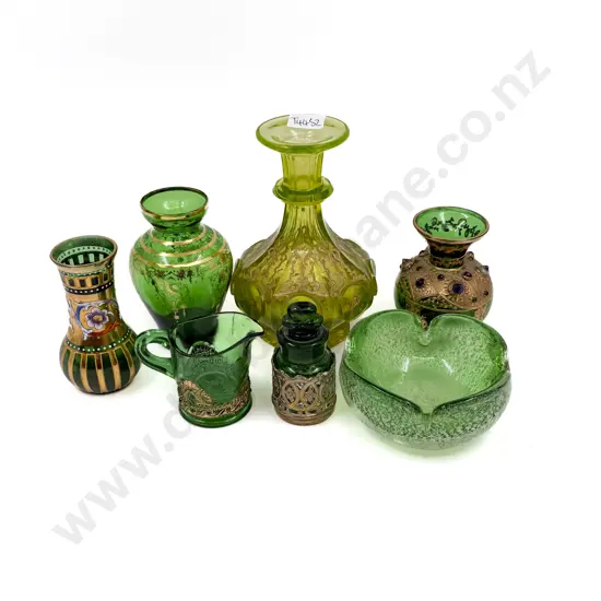 Quantity of Assorted Art Glass