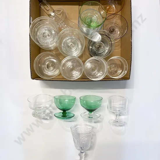 Quantity of Assorted Glassware etc