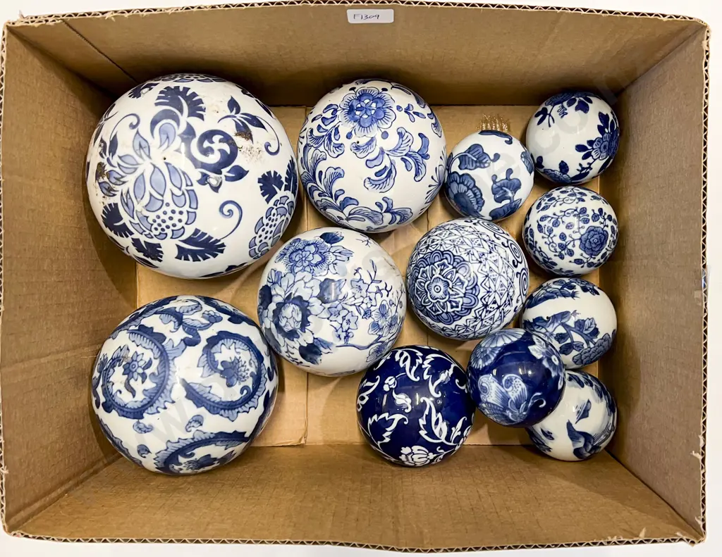 Quantity of Assorted Blue & White Carpet Balls Image 1++