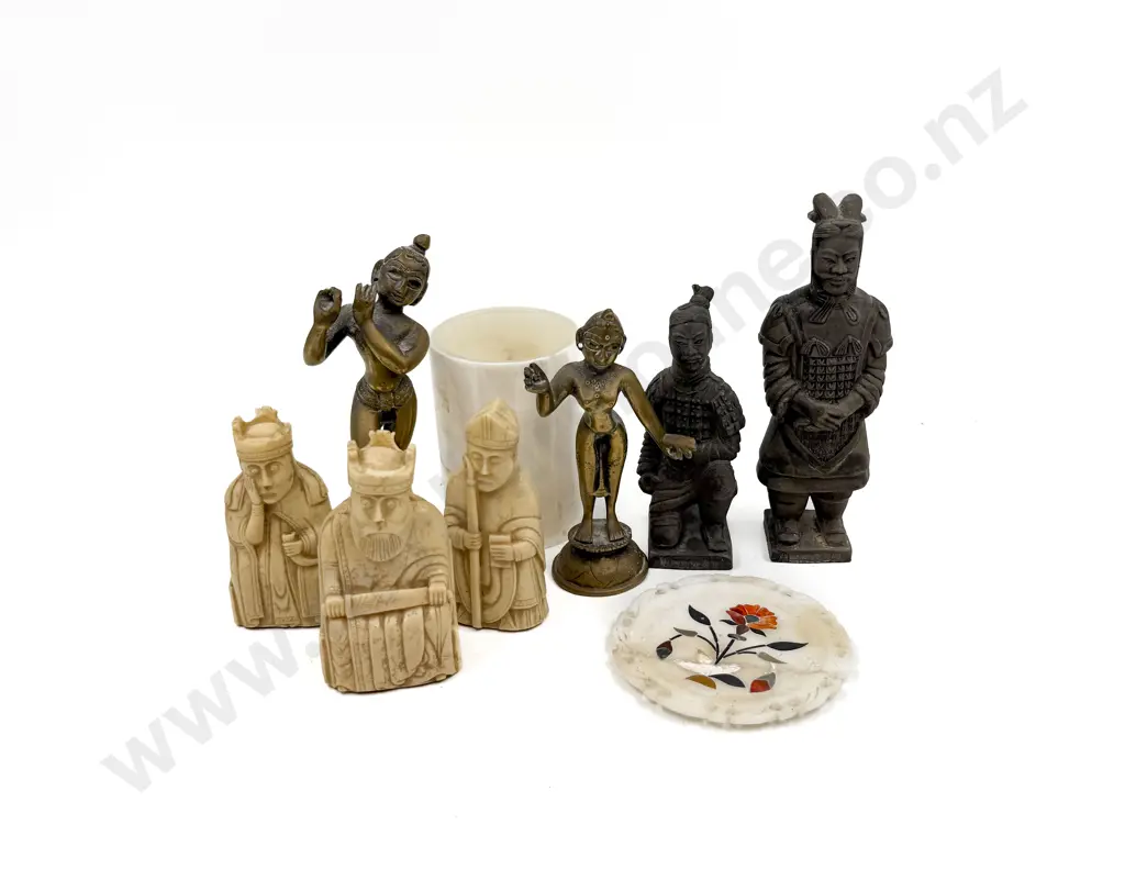 Quantity of Assorted Figures & Ornaments Image 1++