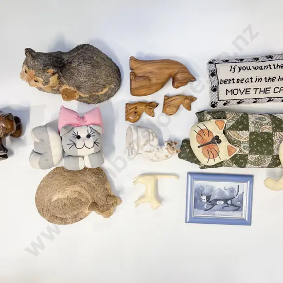 Quantity of Assorted Cat Ornaments etc