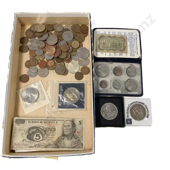 Small Quantity NZ and World Pocket Change Coinage & 1951 Crown