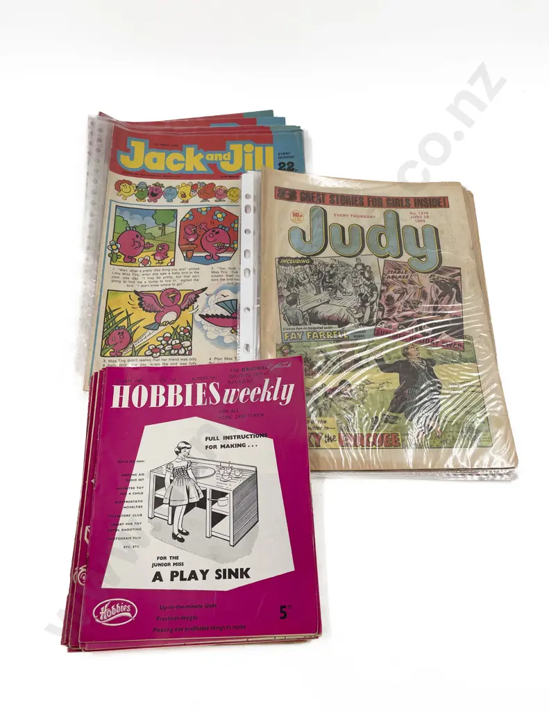 Small Quantity Comics Image 1++