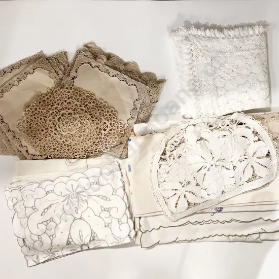 Quantity of Assorted Vintage Table Linen