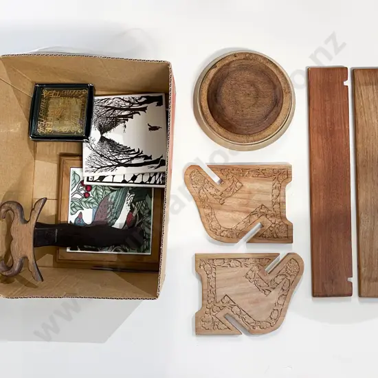 Quantity of Assorted Woodware & Decorative Tiles