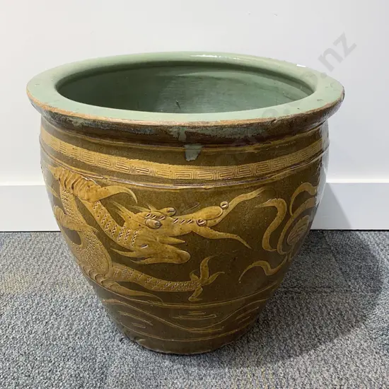 Large Dragon Pot