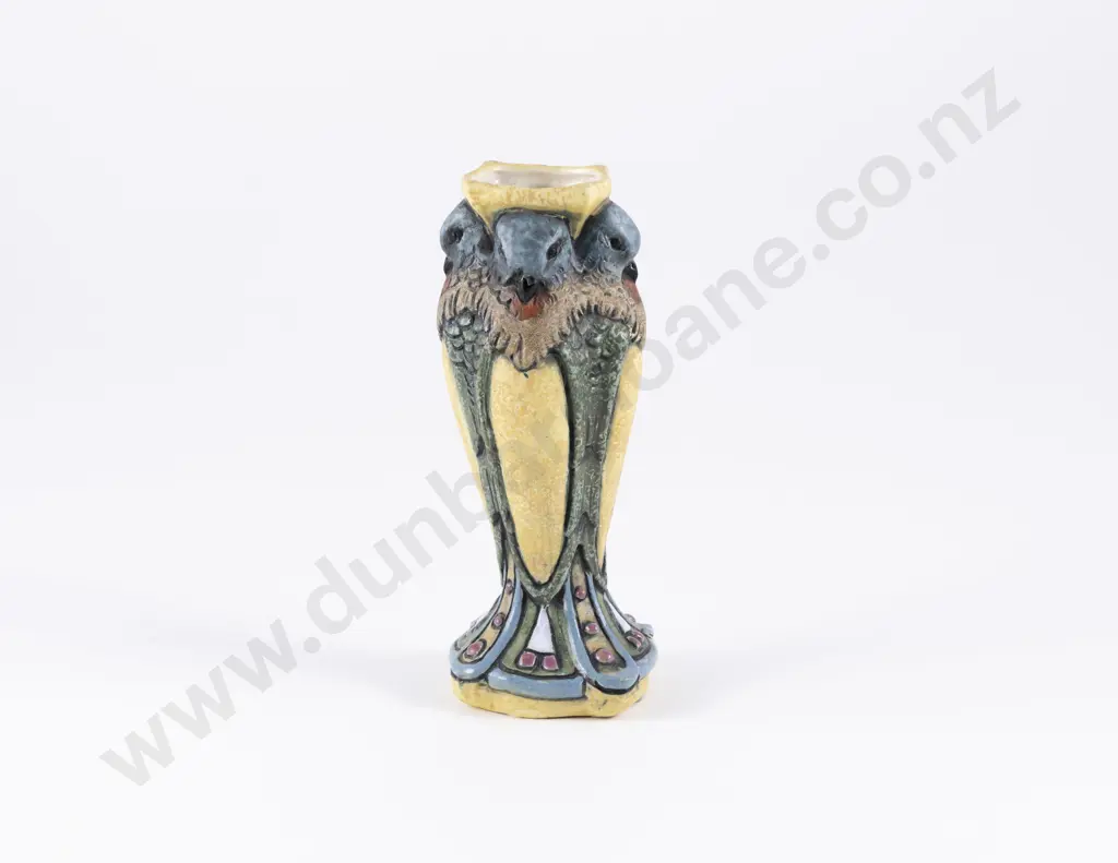 Early C20th Amphora Vase With Moulded Pigeons Image 1++