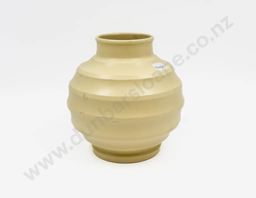 Wedgwood Keith Murray Ribbed Vase Image 1++