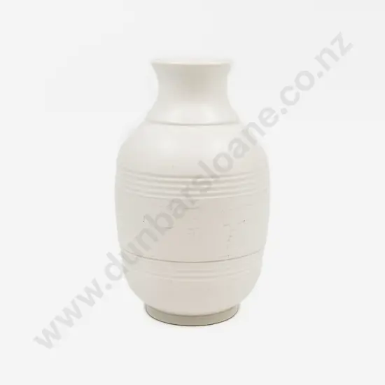 Crown Lynn Ribbed Ovoid Vase
