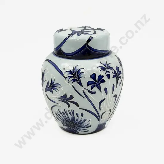 Boxed Moorcroft C2002 Stylised Floral Pattern Ginger Jar & Cover