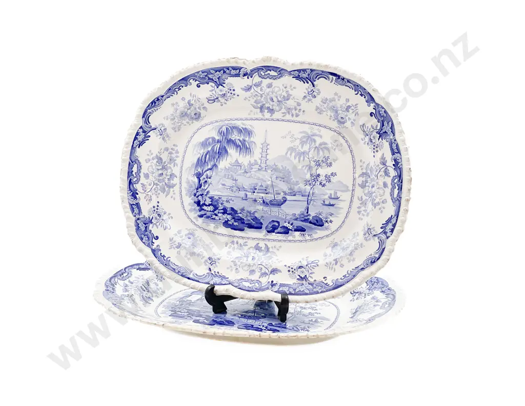 Slightly Graduated Pair English Mid C19th Ashets Image 1++