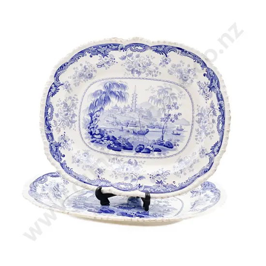 Slightly Graduated Pair English Mid C19th Ashets