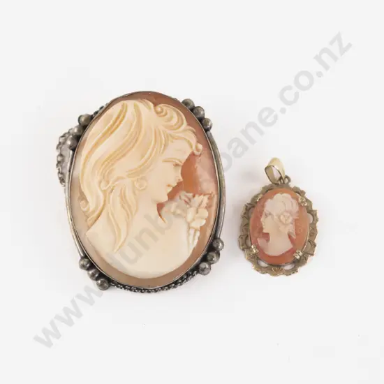 9ct Fancy Framed Portrait Pendant