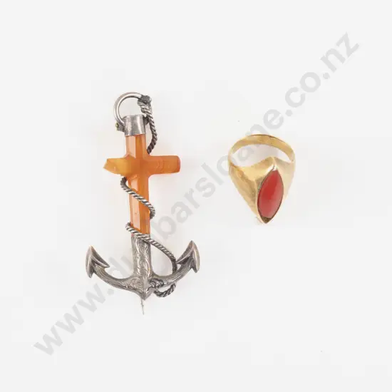 18ct Single Stone Coral Ring