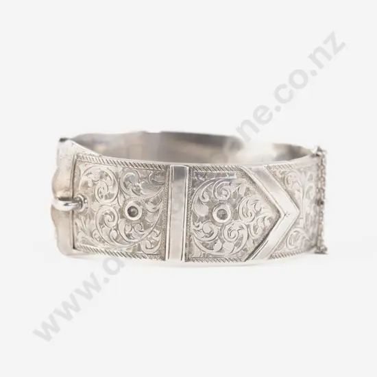 S/S Half Engraved Fancy Hinged Snap Bangle