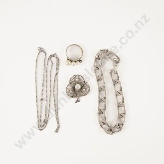 S/S Three Stone Cultured Pearl Ring with Pendant