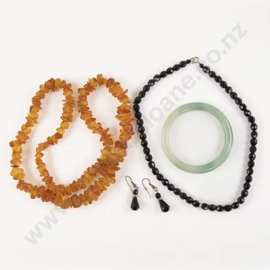 Single Strand Graduated Amber Bead Necklace