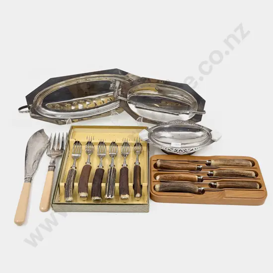 Quantity of Assorted Bone & Horn Handled Cutlery etc