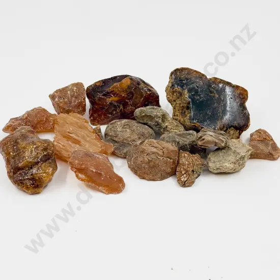 Quantity of Assorted Kauri Gum