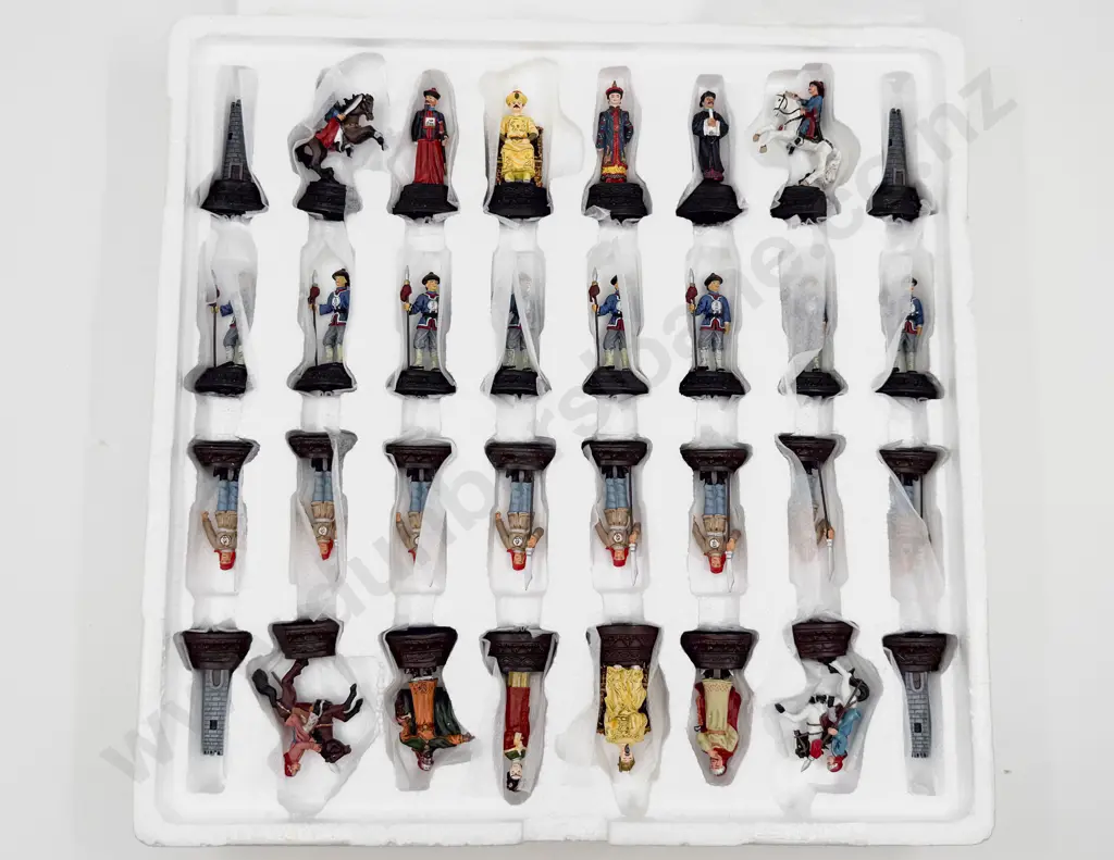 Novelty Chess Set Image 1++