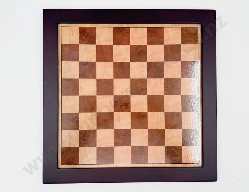 Novelty Chess Set Image 1++