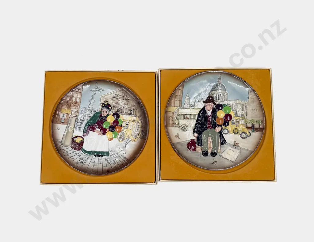 Two Boxed RD Character Plates - "The Old Balloon Seller" & "The Balloon Man" Image 1++