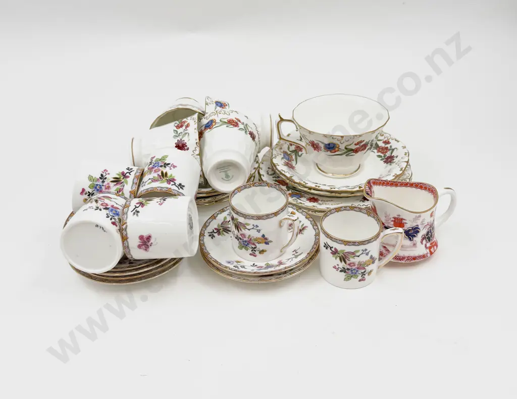 Quantity of Assorted Fancy China incl RCD Image 1++