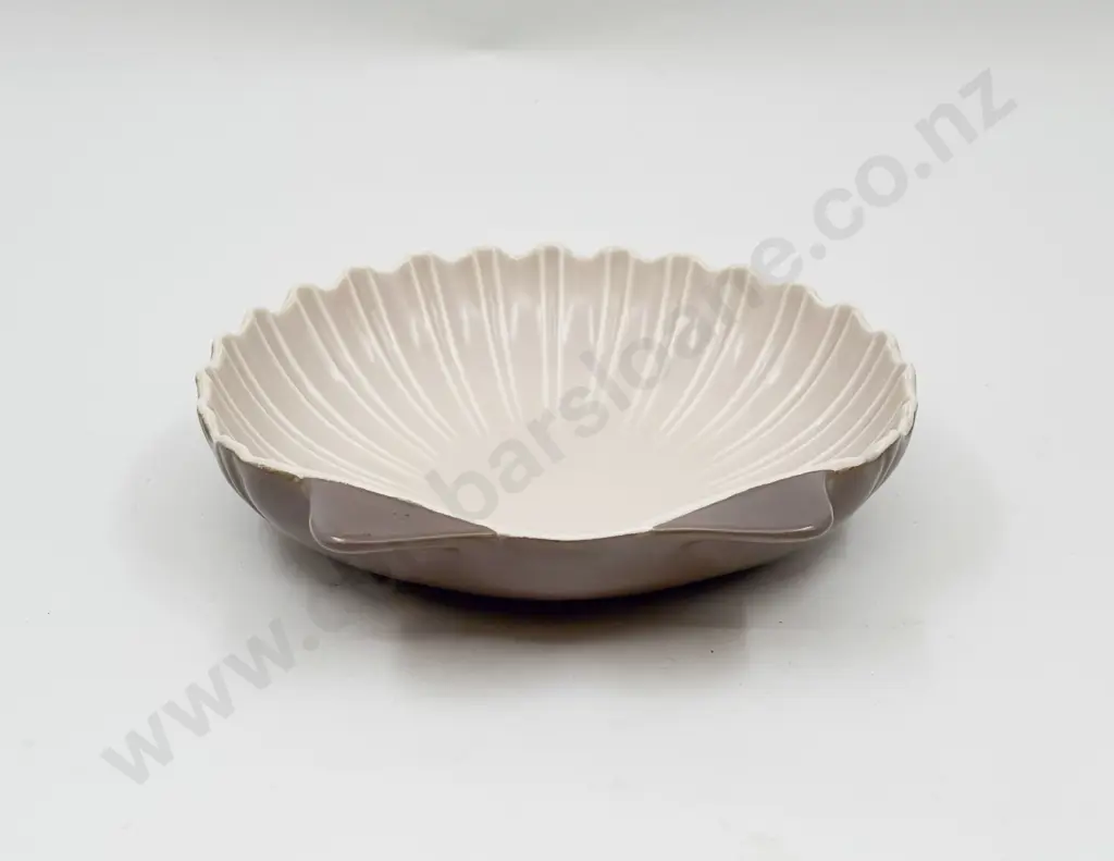 Poole Twintone Scallop Shape Dish Image 1++