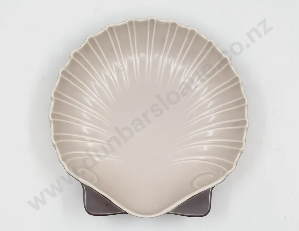 Poole Twintone Scallop Shape Dish Image 1++