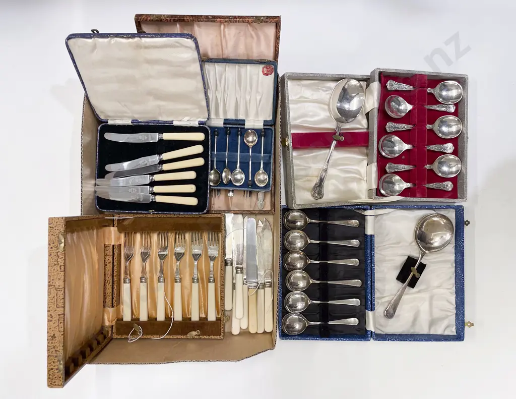 Quantity of Assorted Boxed S/P Cutlery incl Kings Pattern Image 1++