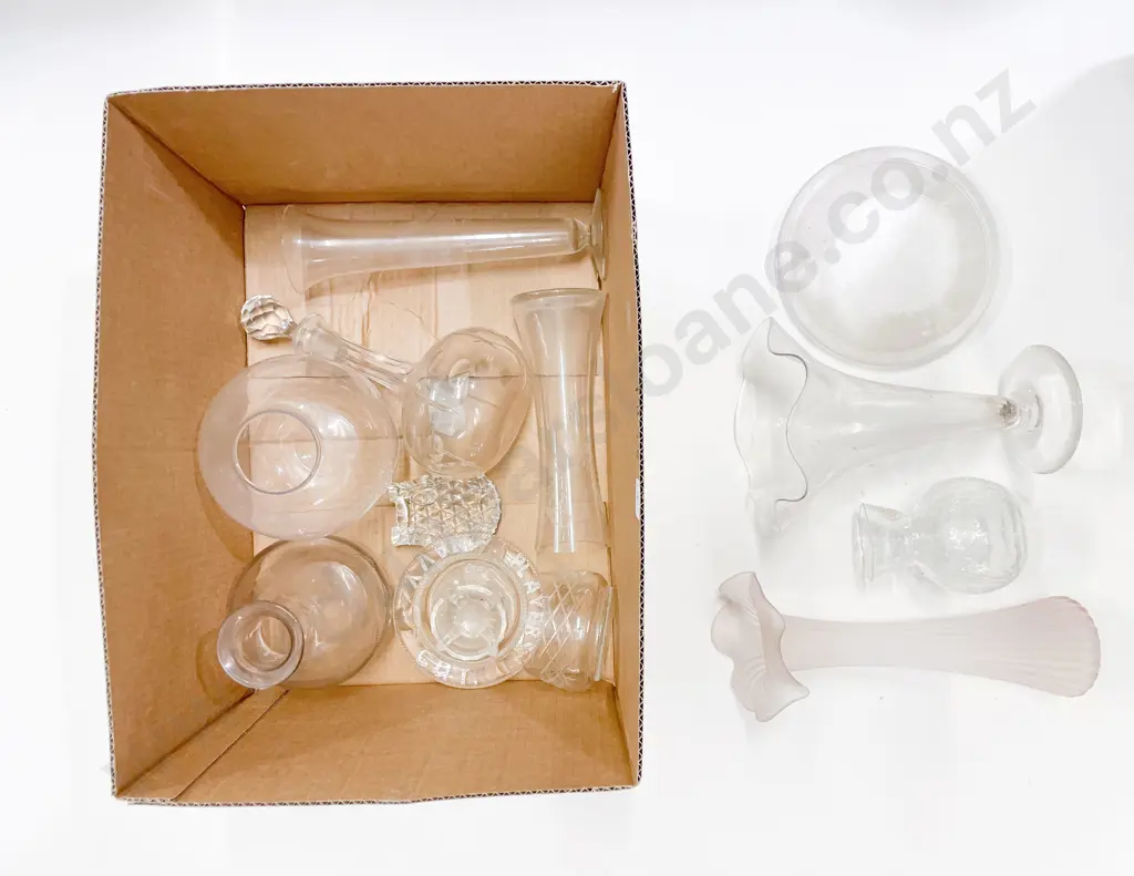 Quantity of Assorted Glass Ware Image 1++