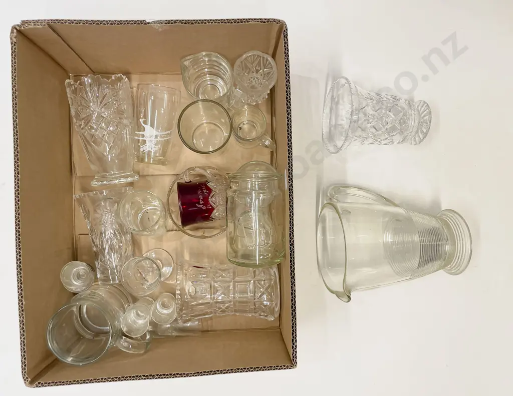 Box Quantity of Assorted Glass Ware Image 1++