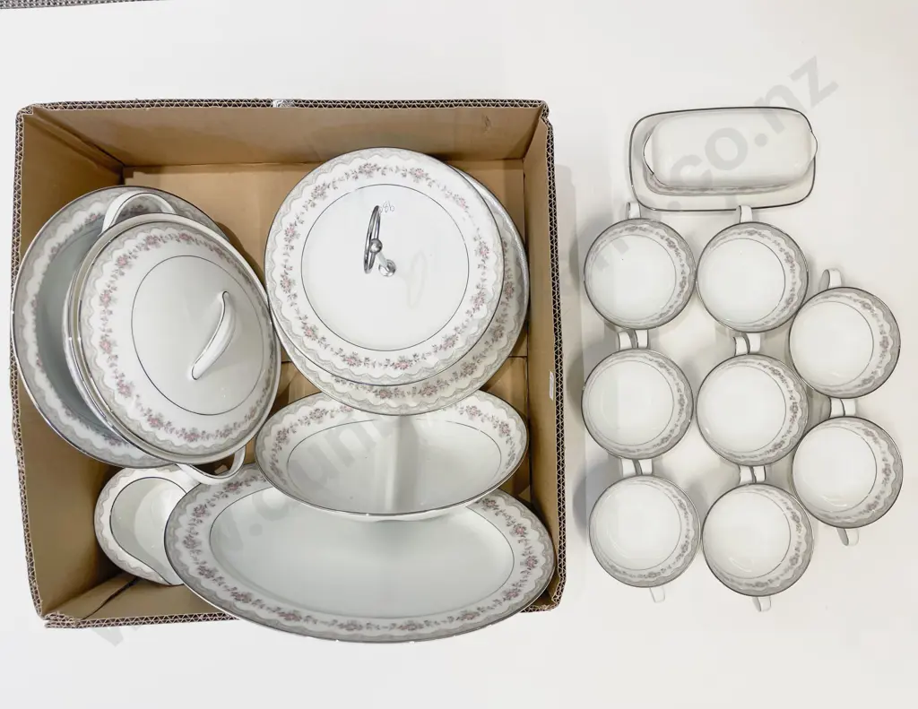 Noritake Part Dinnerset Image 1++