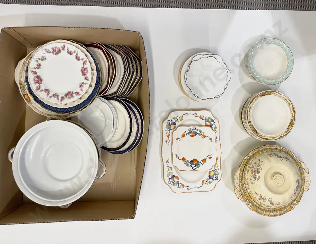 Box Quantity of Assorted Fancy China Image 1++