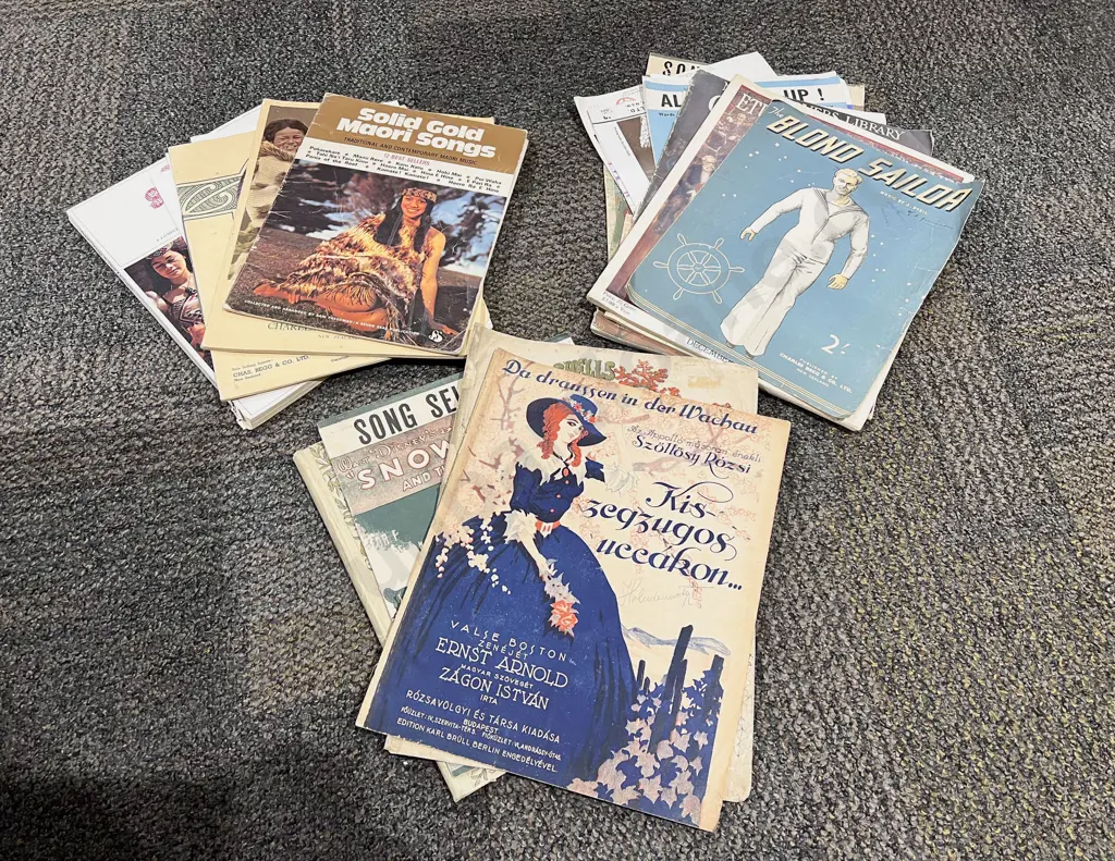 Quantity of Assorted Vintage Song Books Image 1++