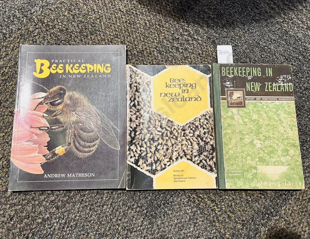 Three Vintage NZ Beekeeping Reference Books Image 1++