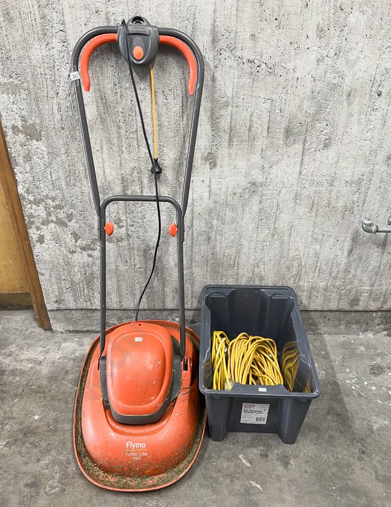 Flymo Mower Image 1++