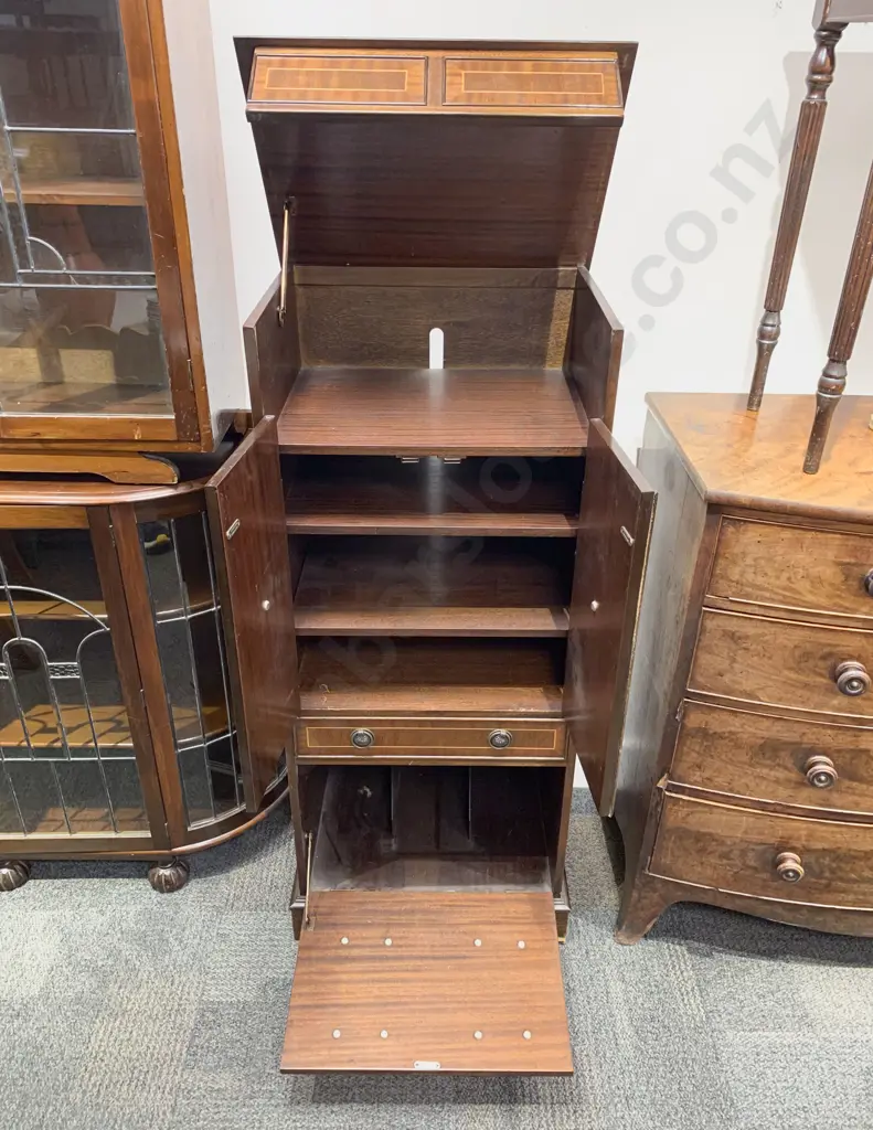 Repro Entertainment Cabinet Image 1++